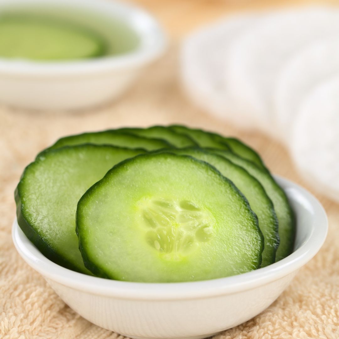 Reduce droopy eyelid with Cucumber Slices .
